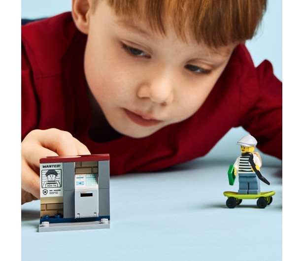 LEGO City 60455 Pościg na motocyklu policyjnym - 1331640 - zdjęcie 4